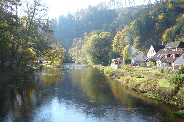 En ferie i Tyskland kunne gå til Harzen. Her er et billede fra Bodetal i Harzen.