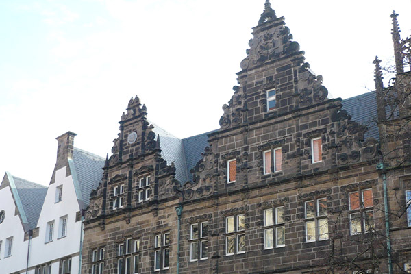 2. Verdenskrig var hård ved Münster. Men på Prinzipalmarkt er de historiske gavlhuse nænsomt genopført.