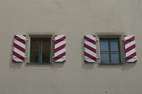 Der er mange fine detaljer rundt omkring i den velbevarede Altstadt.