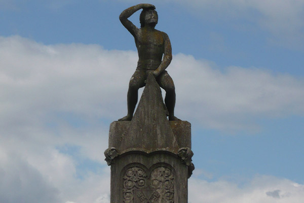 Godt udsigtspunkt. Fra Steinerne Brückes højeste punkt holder statuen Bruckmandl godt øje.