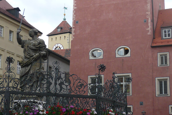 Regensburgs centrum er spækket med velbevarede borgerhuse fra flere århundreder