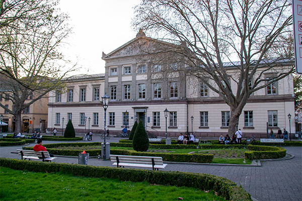 Göttingens universitet er et af Tysklands mest berømte af sin slags. Aula-bygningen er opført i 1837.