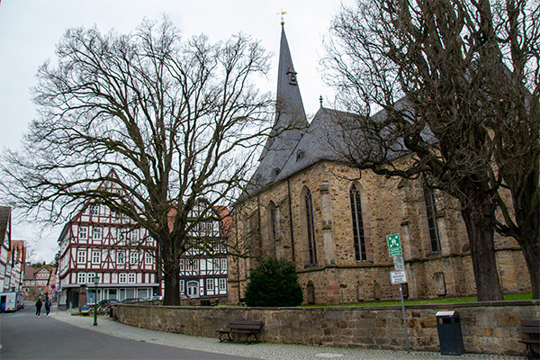 Byens hovedkirke er opført i 1200-tallet