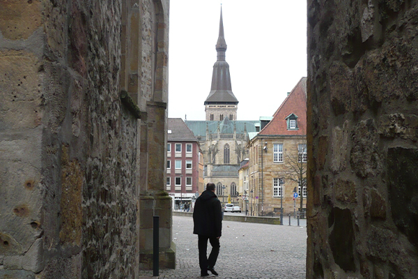 Den lille gyde, Hexengang smyger sig omkring byens domkirke.