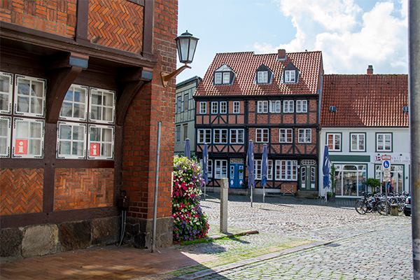 Der er mange velbevarede huse i den gamle bydel.