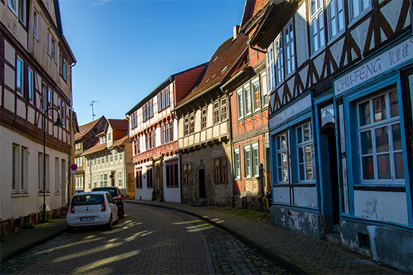 Der er mange historiske huse i byens gader