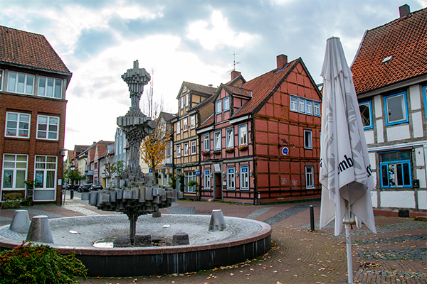 Flere af den gamle bys veje mødes på Schnellenmarkt.