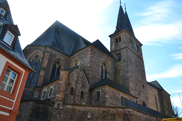 Kirken St. Laurentius har rødder tilbage til 1300-tallet.