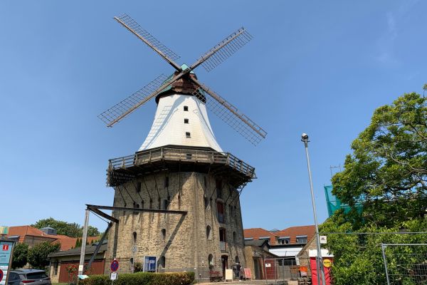 Møllen Amanda er fra 1888 og er med sine 32 meter den højeste gammeldags mølle i Slesvig-Holsten.