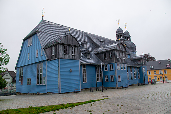 Den himmelblå trækirke i Clausthal-Zellerfeld er Tysklands største trækirke.