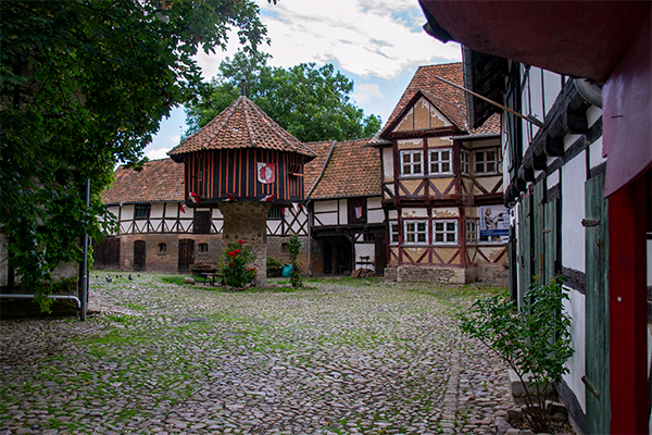 Schäfers Hof er en velbevaret gård fra 1500-tallet med et fint duetårn midt på gårdspladsen.