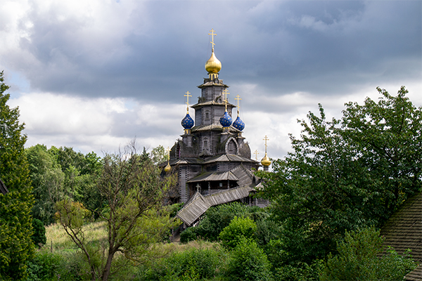 En ferie i Tyskland kunne gå til Gifhorn. Her ses den russiske kirke i byen.