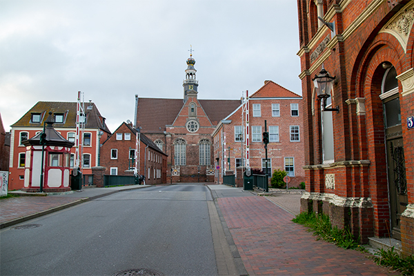 Nieuw Kerk er opført i barokstil og dedikeret byens store nederlandske mindretal.