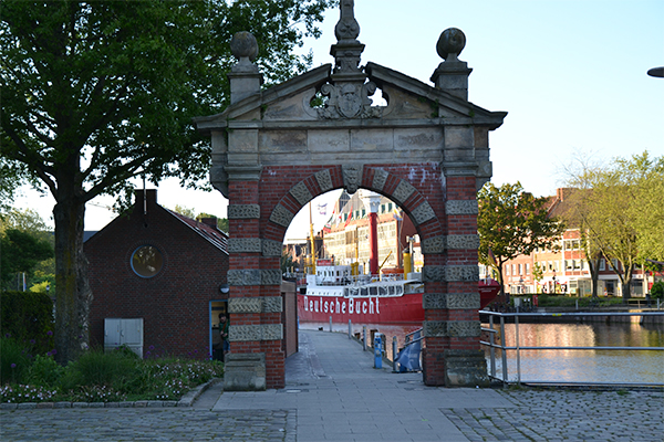 Den gamle indgangsportal til den historiske havn.