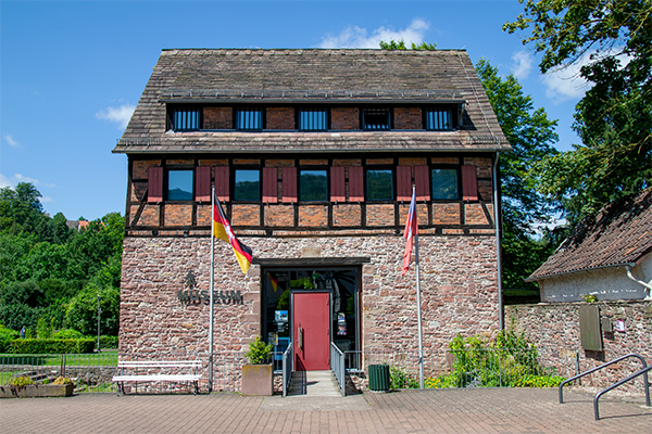 Det gamle 1300-talshus "Schulenburg" huser i dag byens museum.