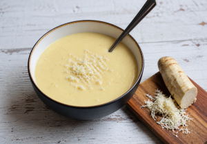 Peberrodssovs opskrift – cremet sauce med friskrevet peberrod