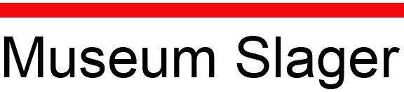 Het logo van het museum is in zwart letter Museum slager met daarboven een rode rechte lijn
