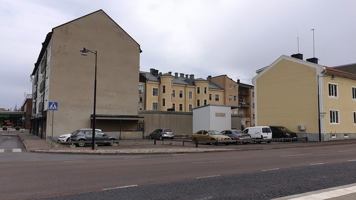 Arbetet med de nya väggmålningarna i Oskarshamn har påbörjats Arbetet med de nya väggmålningarna i Oskarshamn har påbörjats