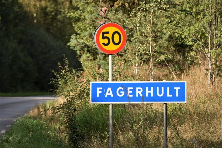 Fagerhult i Högsby kommun, ortsskylt