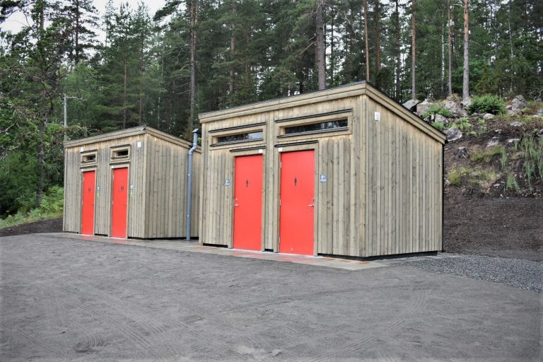 Toalett och omklädningsrum i Råsvik