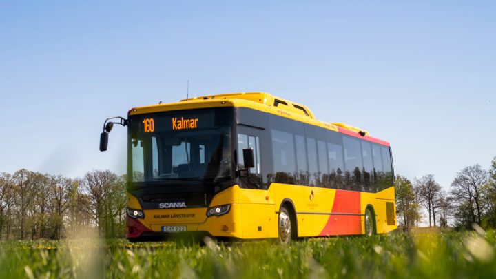 Regionbuss Kalmar KLT på landsbygden