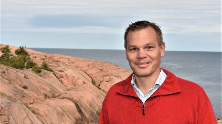 Andreas Erlandsson (S), kommunstyrelsens ordförande i Oskarshamns kommun, på Blå Jungfrun.