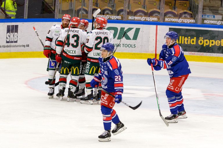 Frölunda måljublar i matchen mot IK Oskarshamn efter att ha kvitterat till 1-1