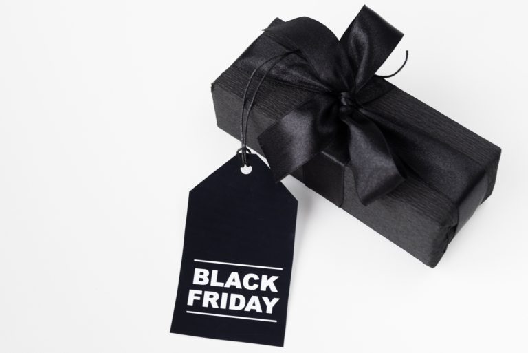 Svart presentpaket Black Friday