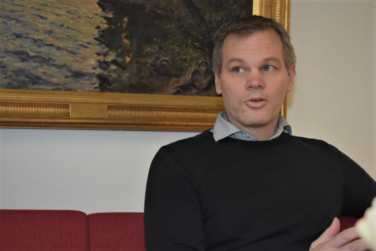 Andreas Erlandsson (S), kommunstyrelsens ordförande i Oskarshamns kommun.