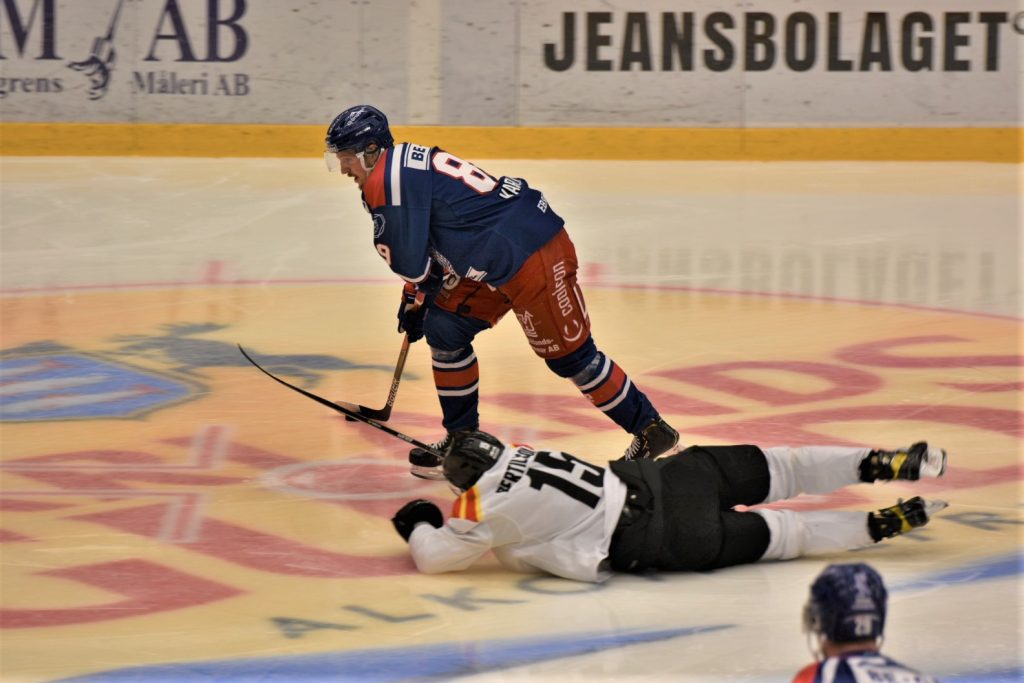 Patrik Karlkvist i IK Oskarshamn i en match mot Brynäs IF