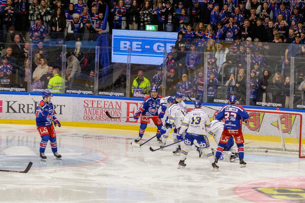 Patrik Karlkvist, IK Oskarshamn, har precis gjort mål mot Leksands IF i en slutspelsmatch