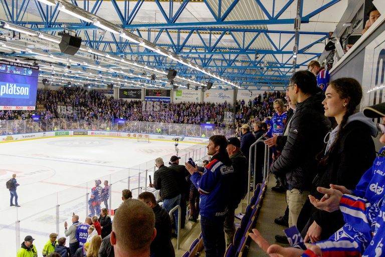 Publikbild från åttondelsfinal mellan IK Oskarshamn och Leksands IF