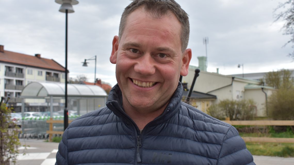 Porträttbild på Mathias Karlsson, partiledare för Kustlandspartiet i Oskarshamns kommun