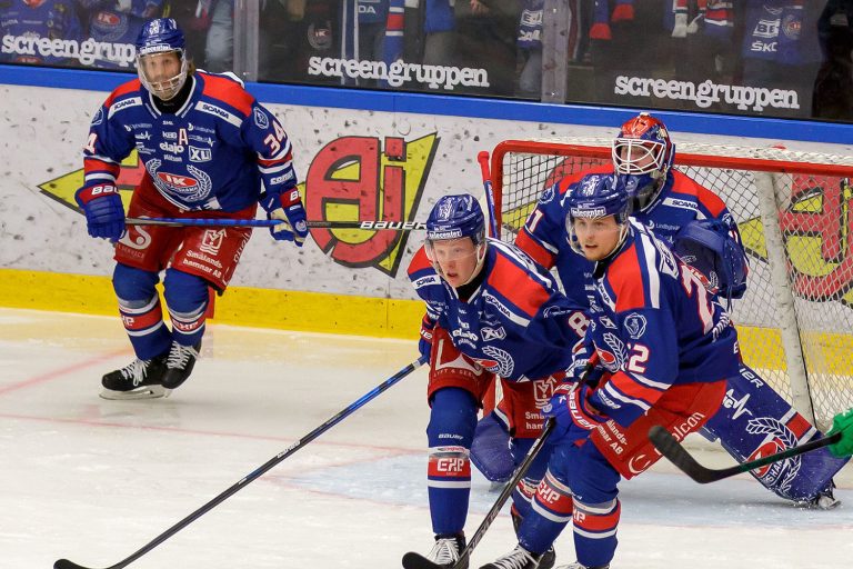 Flera spelare i IK Oskarshamn i en kvartsfinal mot Rögle BK