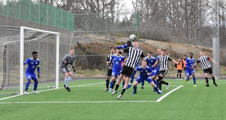 Bild från fotbollsmatch mellan Högsby IK och Asarum