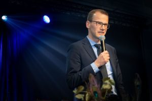 OKGs VD Johan Lundberg presenterade priset Årets Granne