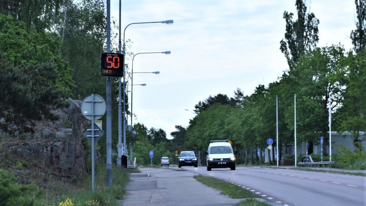Kommunen mäter hastigheten på Östersjövägen i Oskarshamn