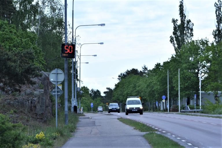 Kommunen mäter hastigheten på Östersjövägen i Oskarshamn