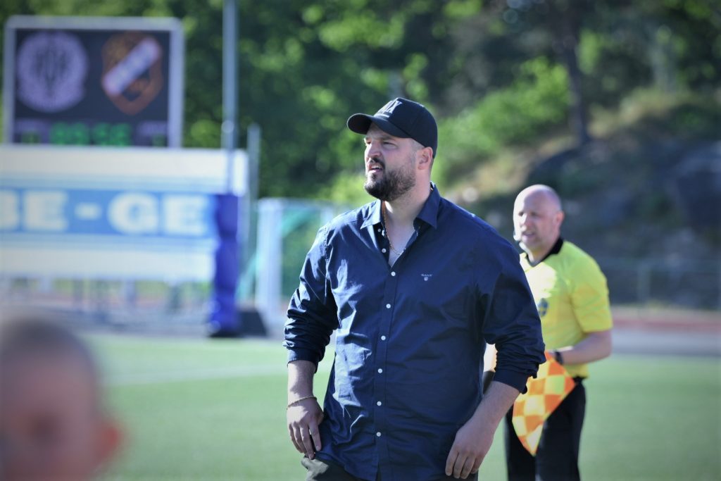 Agim Hasani, huvudtränare i Oskarshamns AIK