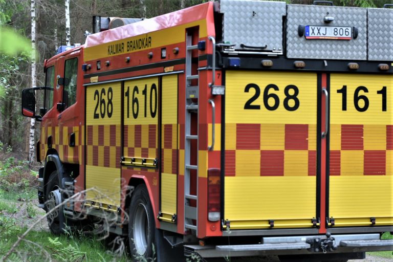 Brandbil från räddningstjänsten i Kalmar, skogsbrand utanför Fliseryd