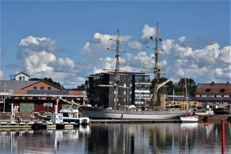 Briggen Tre Kronor af Stockholm på besök i Oskarshamn