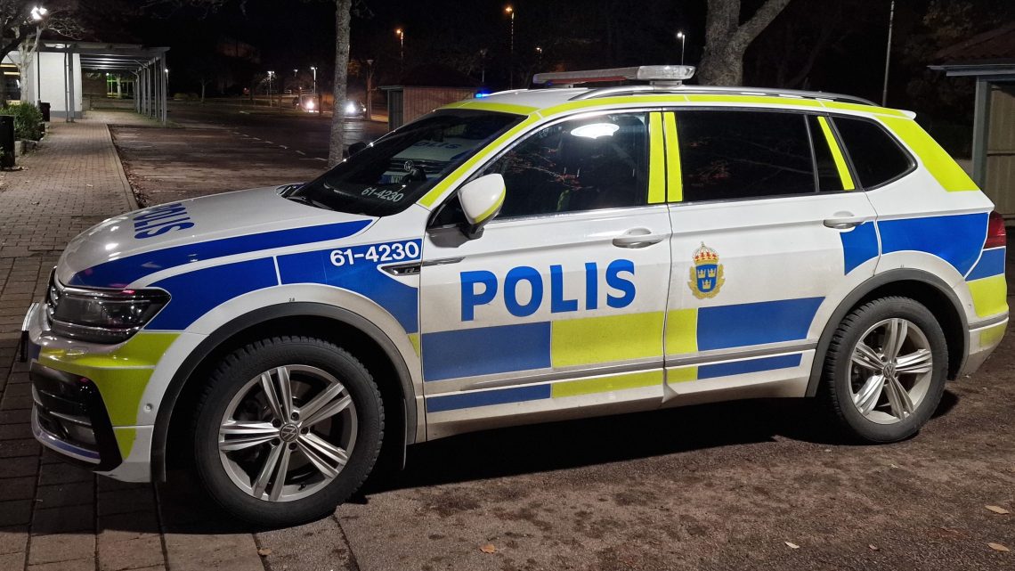 Polis på plats i Kristineberg i Oskarshamn efter ett rånförsök mot en Ica-butik