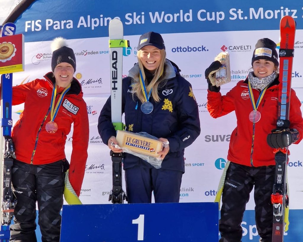 Ebba Årsjö vann torsdagens världscuppremiär i storslalom över Andrea Rothfuss (GER) och Anna-Maria Rieder (GER)