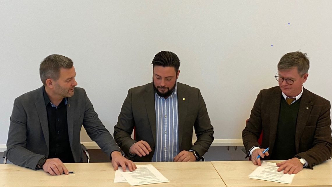 Lucas Lodge (M), kommunalråd i Oskarshamns kommun: ”Jag är glad, stolt och tacksam” Lucas Lodge (M), kommunalråd i Oskarshamns kommun: ”Jag är glad, stolt och tacksam”