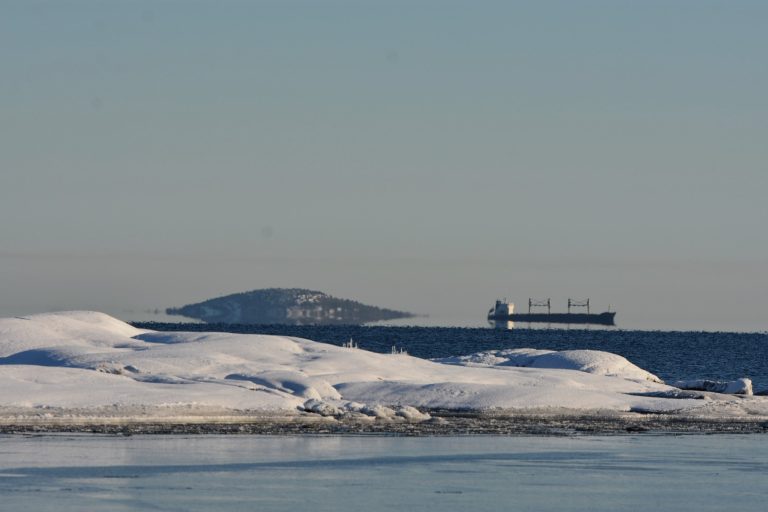 Blå Jungfrun en solig vinterdag