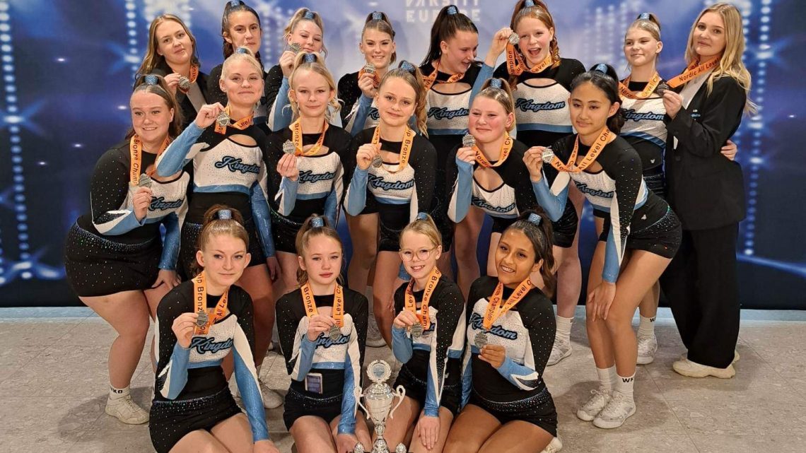 CHEERLEADING: Oskarshamnslag tog brons i europeisk tävling CHEERLEADING: Oskarshamnslag tog brons i europeisk tävling