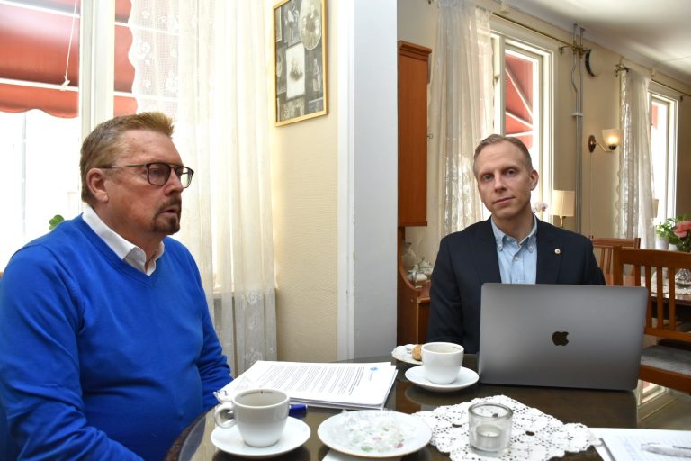 Leif Axelsson (SD), oppositionsråd i Oskarshamns kommun, och Ted Nyberg (SD), ersättare i bildningsnämnden.