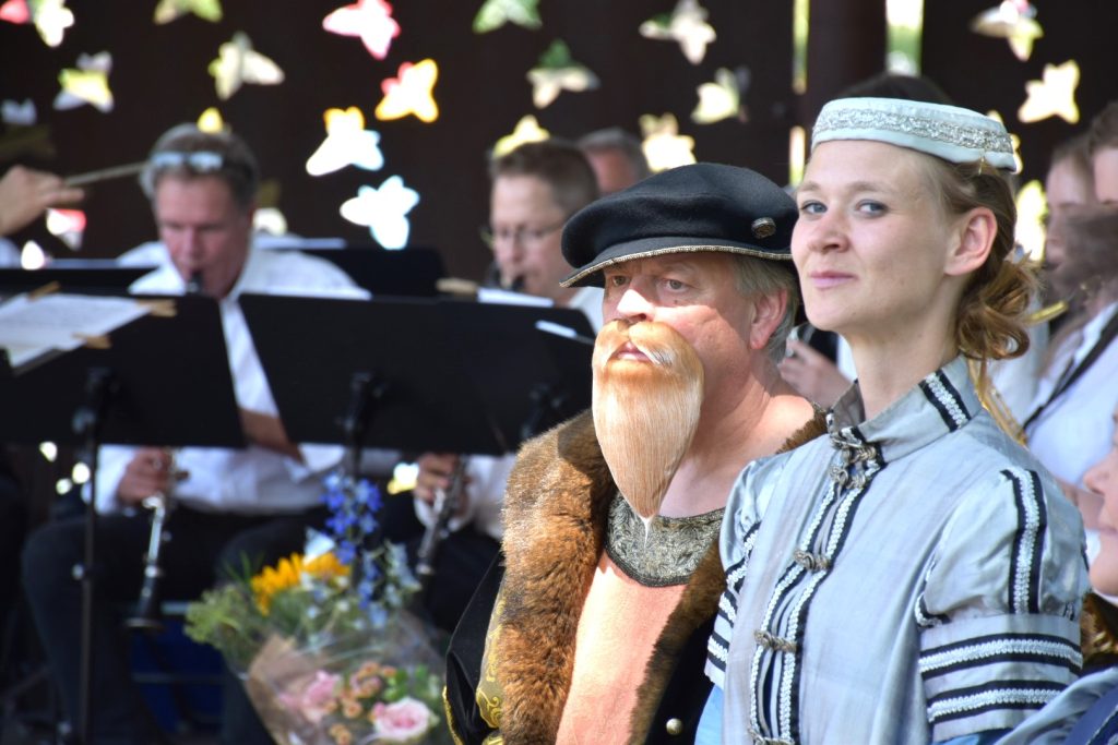 Gustav Vasa med dottern Katarina i Oskarshamns stadspark