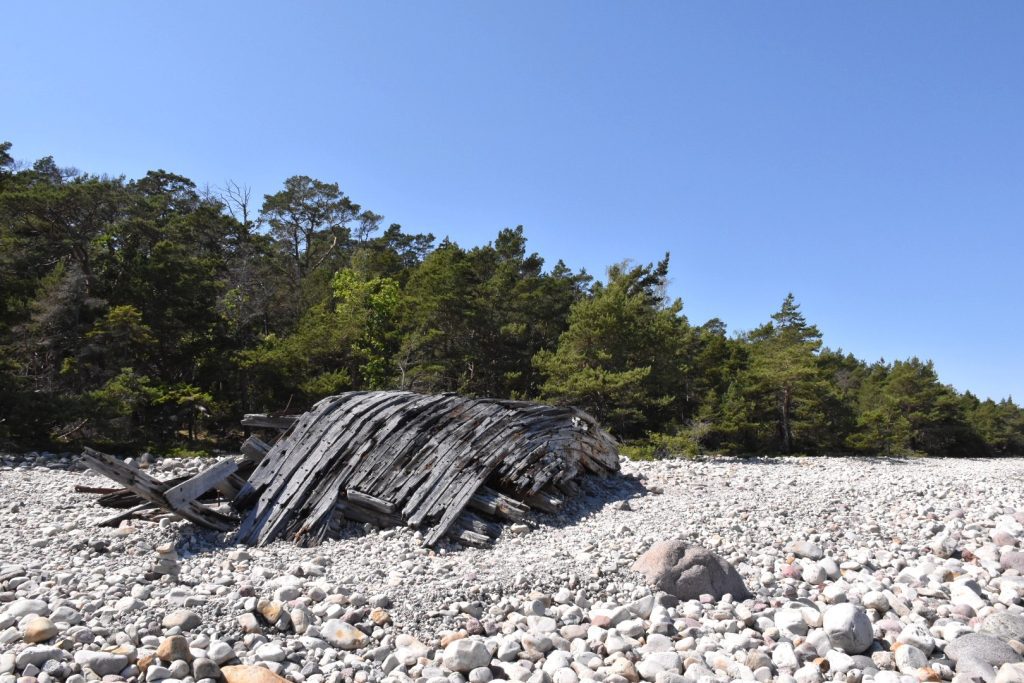 Vraket Swiks ligger på en strand på norra Öland