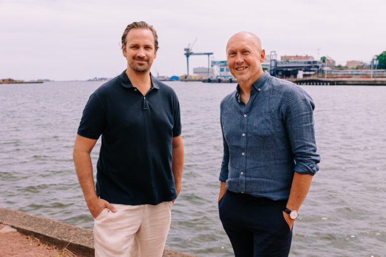 Stetan H Lindén och Magnus Franzén i Oskarshamns hamn